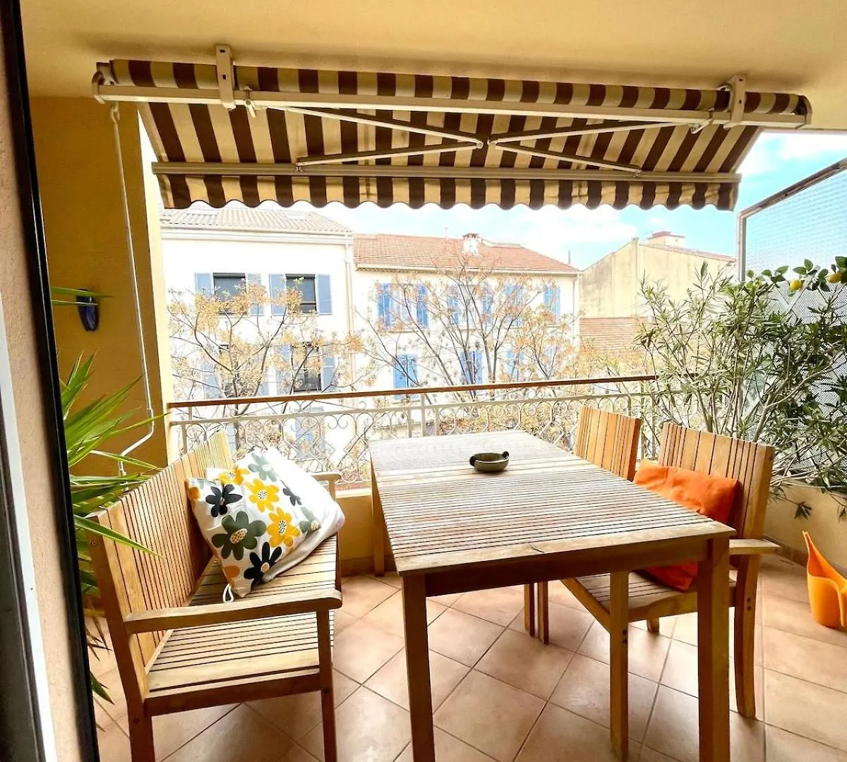 Le Majorelle' - T2 50M2 Parking & Terrace 사나리쉬르메르 아파트
