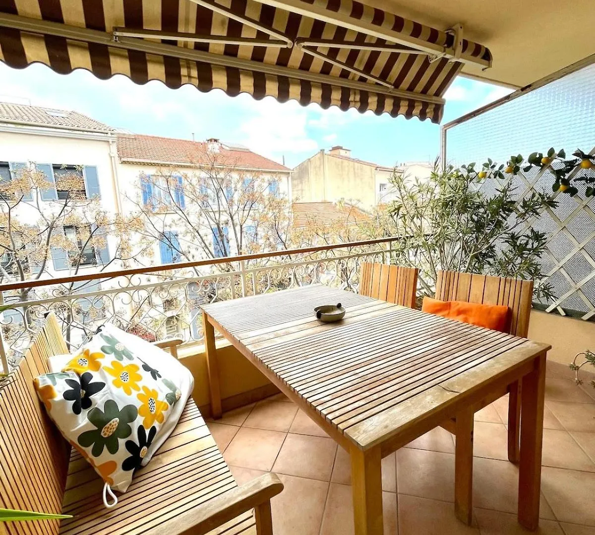 Le Majorelle' - T2 50M2 Parking & Terrace Sanary-sur-Mer 0*,  Frankrijk
